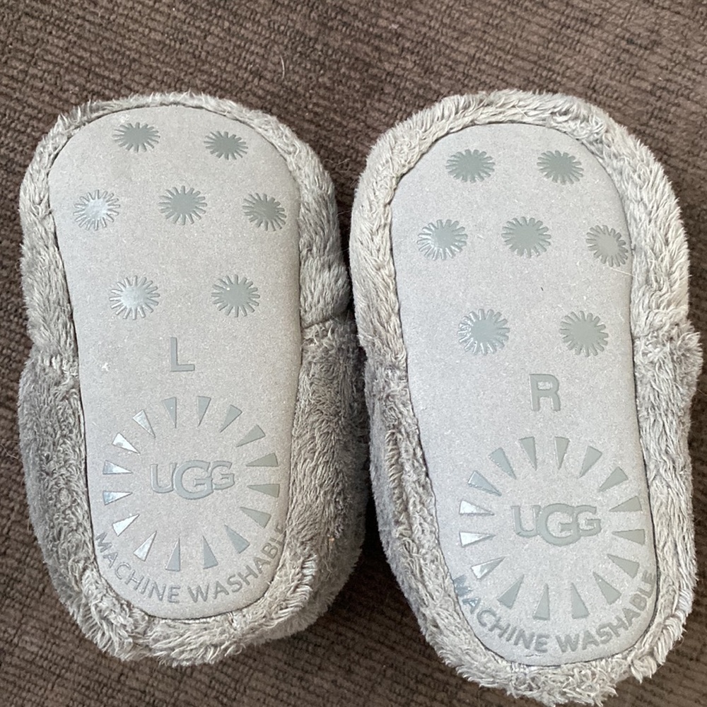 UGG - Picture 4 of 4
